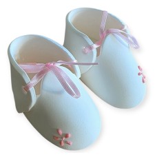 Sugar Decoration: White Baby Booties with Pink Ribbons (1 pair)